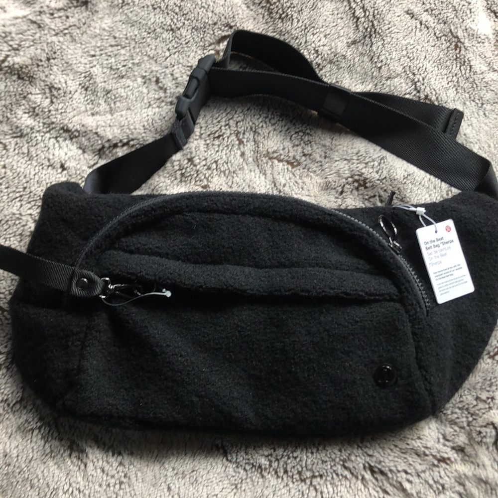 Lululemon NWT On the Beat Belt Bag Sherpa